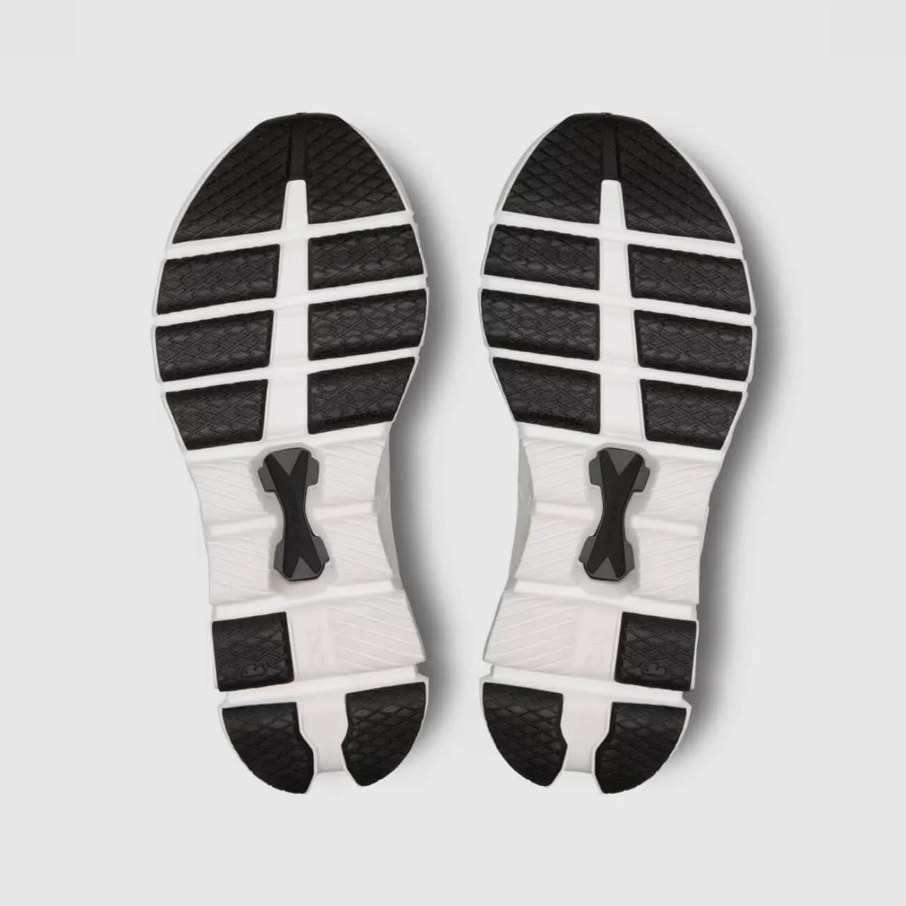 Mens Chubbies On Women's Cloud X 4 Shoes - Ivory / Black