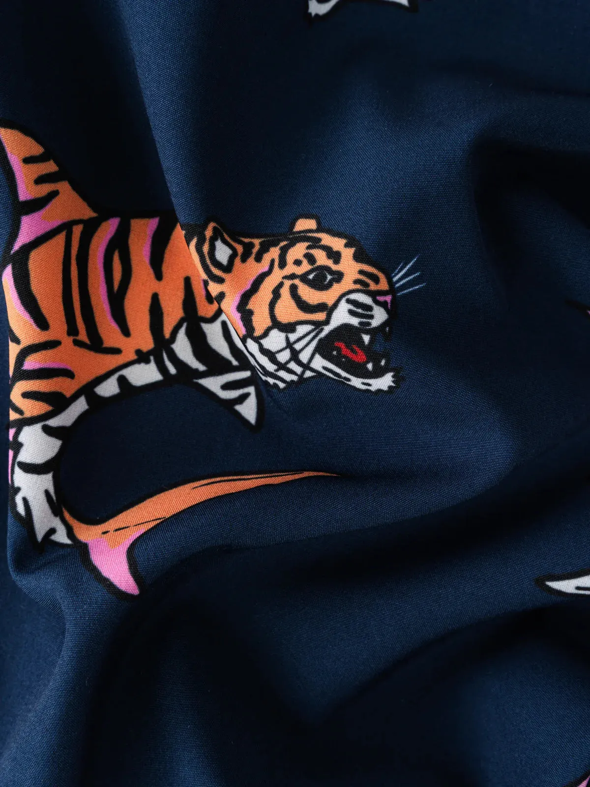 Mens Johnnie-O Chubbies 5.5-Inch The King of the Seas Swim Trunks - Navy