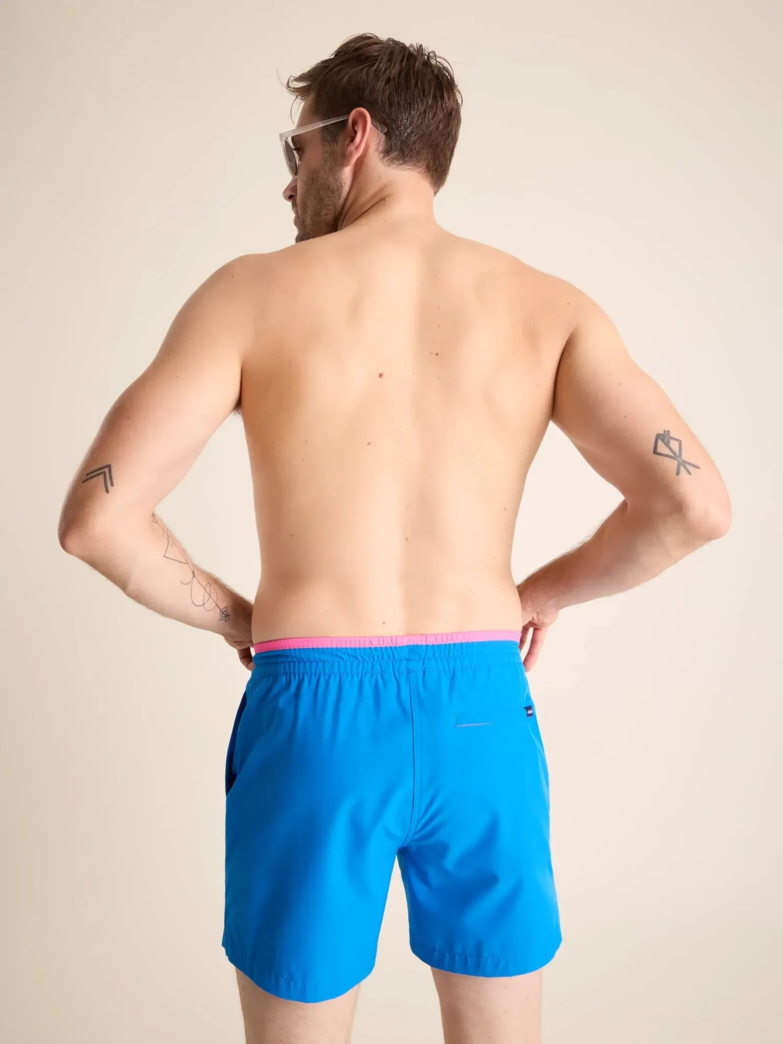 Mens Johnnie-O Chubbies 5.5-Inch The Prince of Prints Swim Trunks - Bright Blue