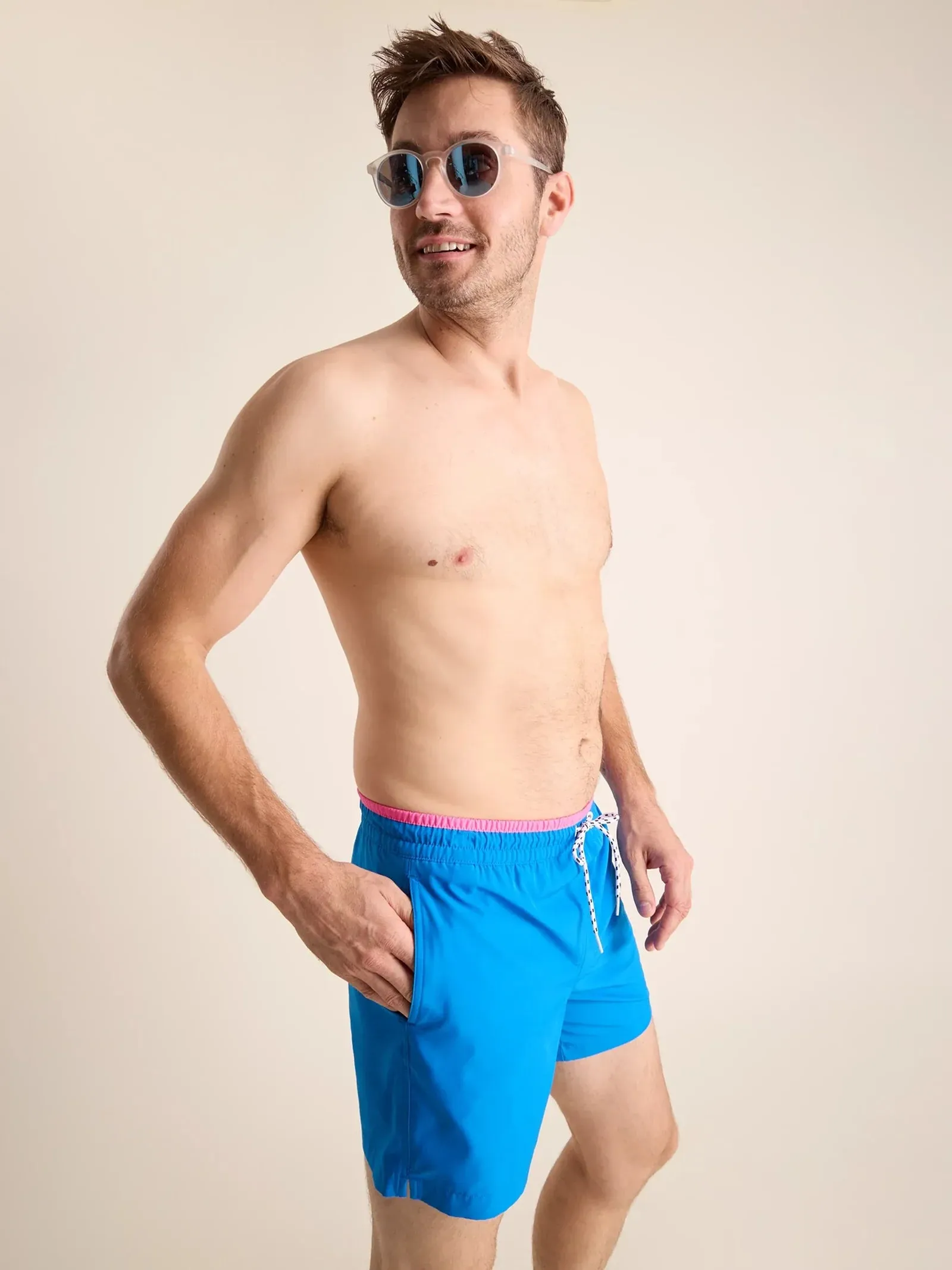 Mens Johnnie-O Chubbies 5.5-Inch The Prince of Prints Swim Trunks - Bright Blue