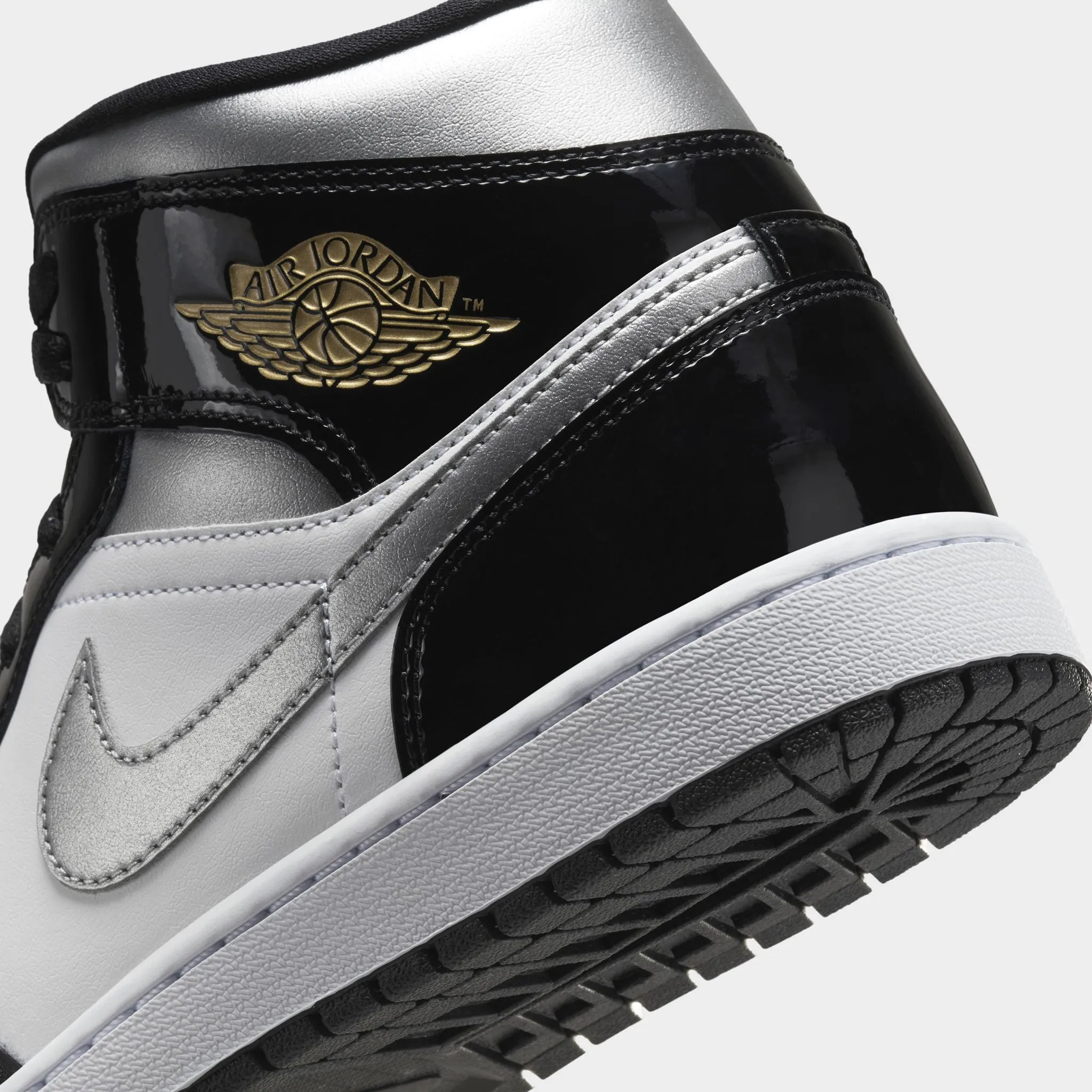 Mens Jordan Jordan 1 Mid SE Black / Metallic Silver - White
