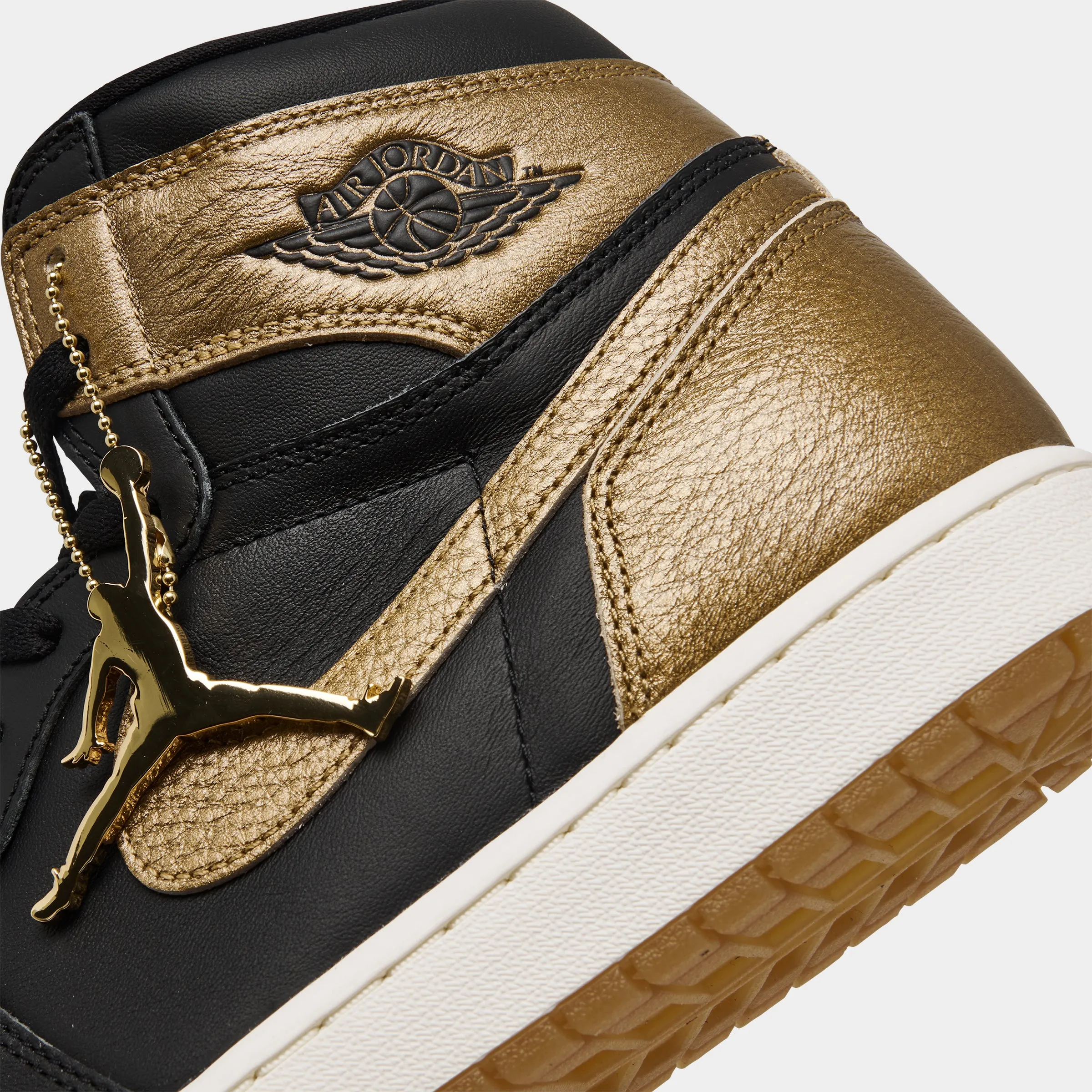 Mens Jordan Jordan 1 Retro High OG Black / Metallic Gold - Sail