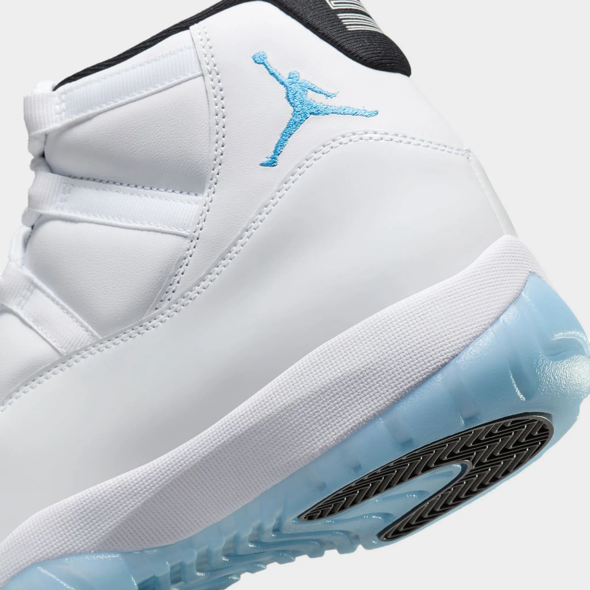 Mens Jordan Jordan 11 Retro White / Legend Blue - Black