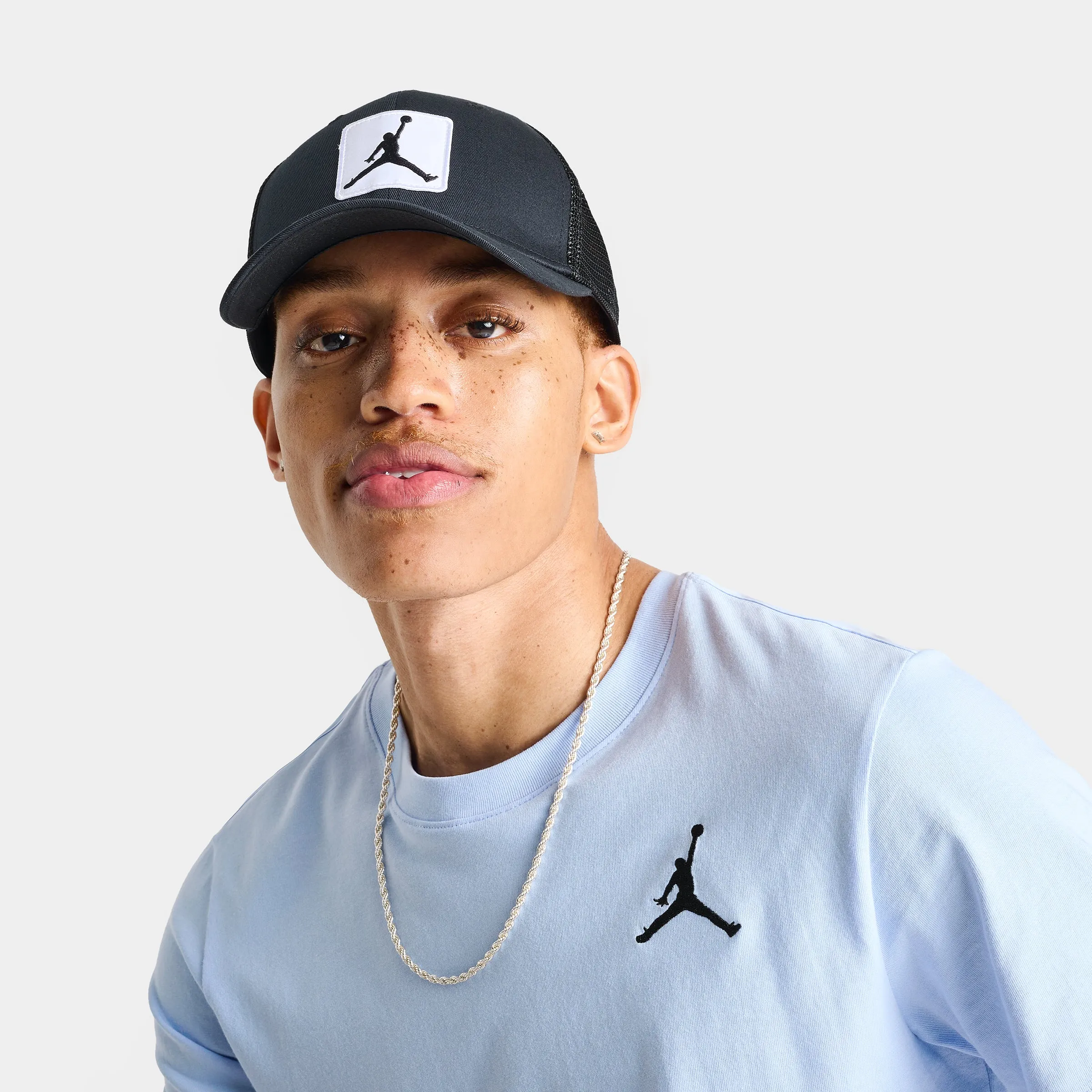 Mens Jordan Jordan Rise Jumpman Patch Trucker Cap Black / White