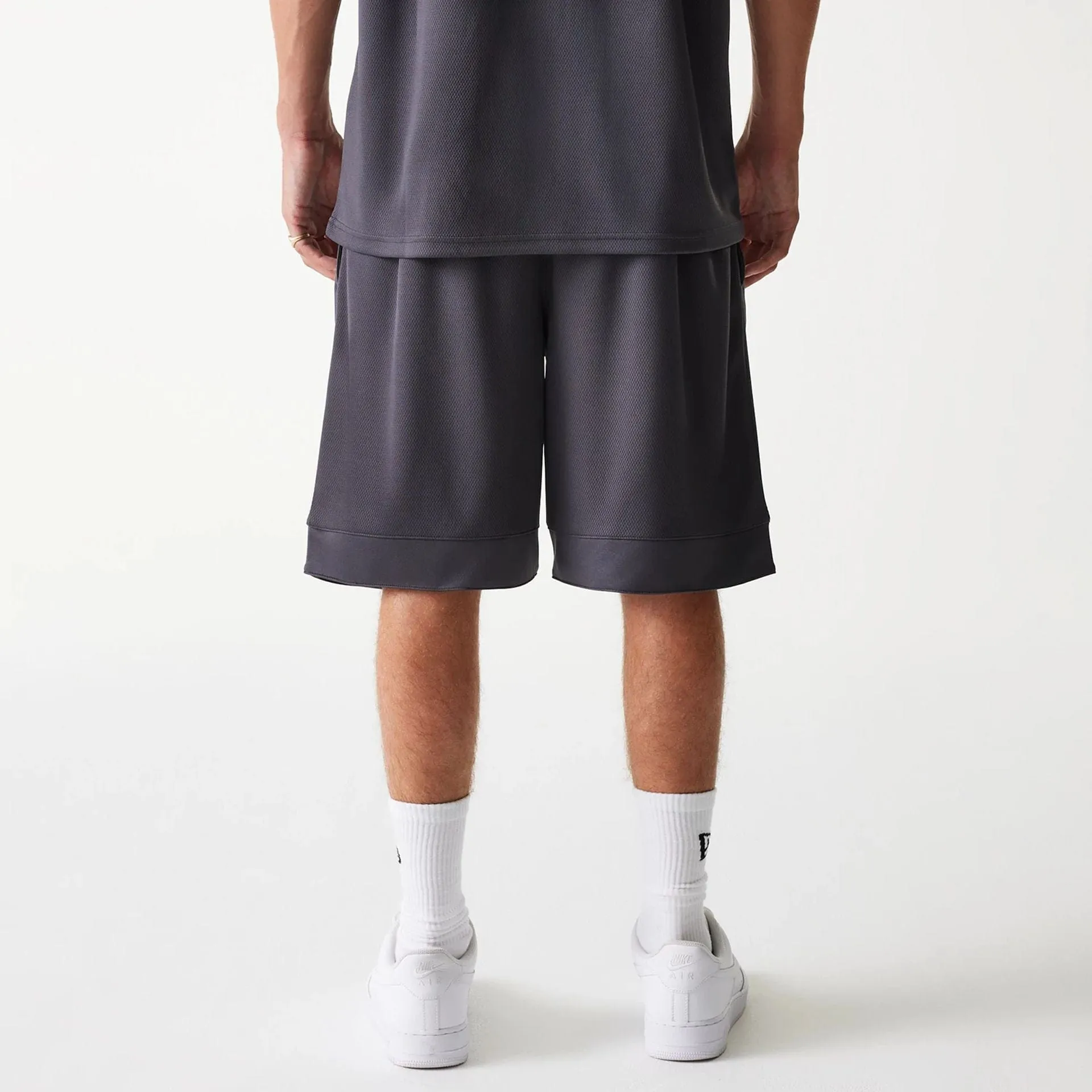New Era Sport Shorts Chicago Bulls NBA Tonal Dark Grey Mesh Shorts