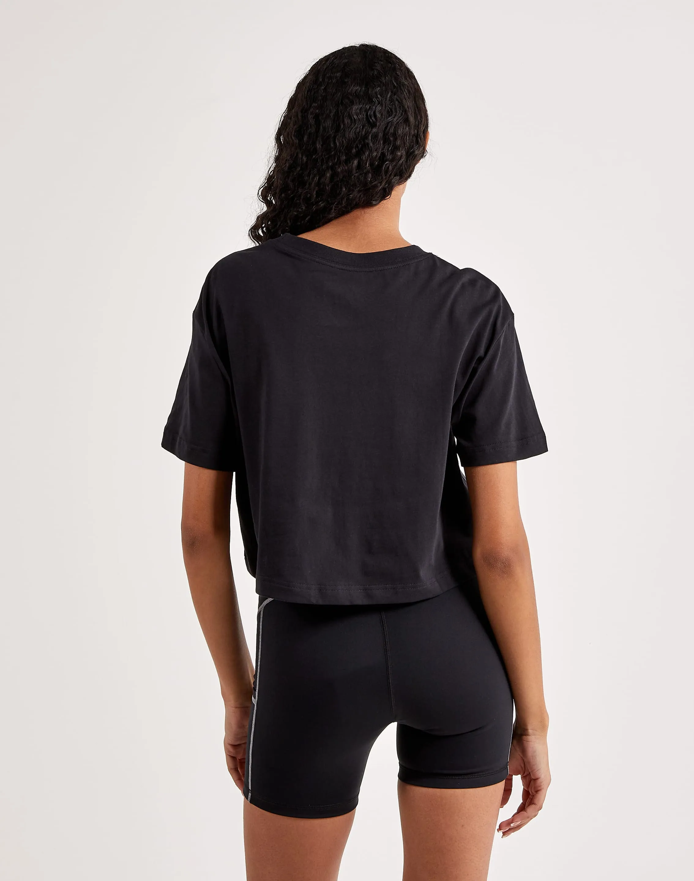 Nike Essential Cropped Logo Tee