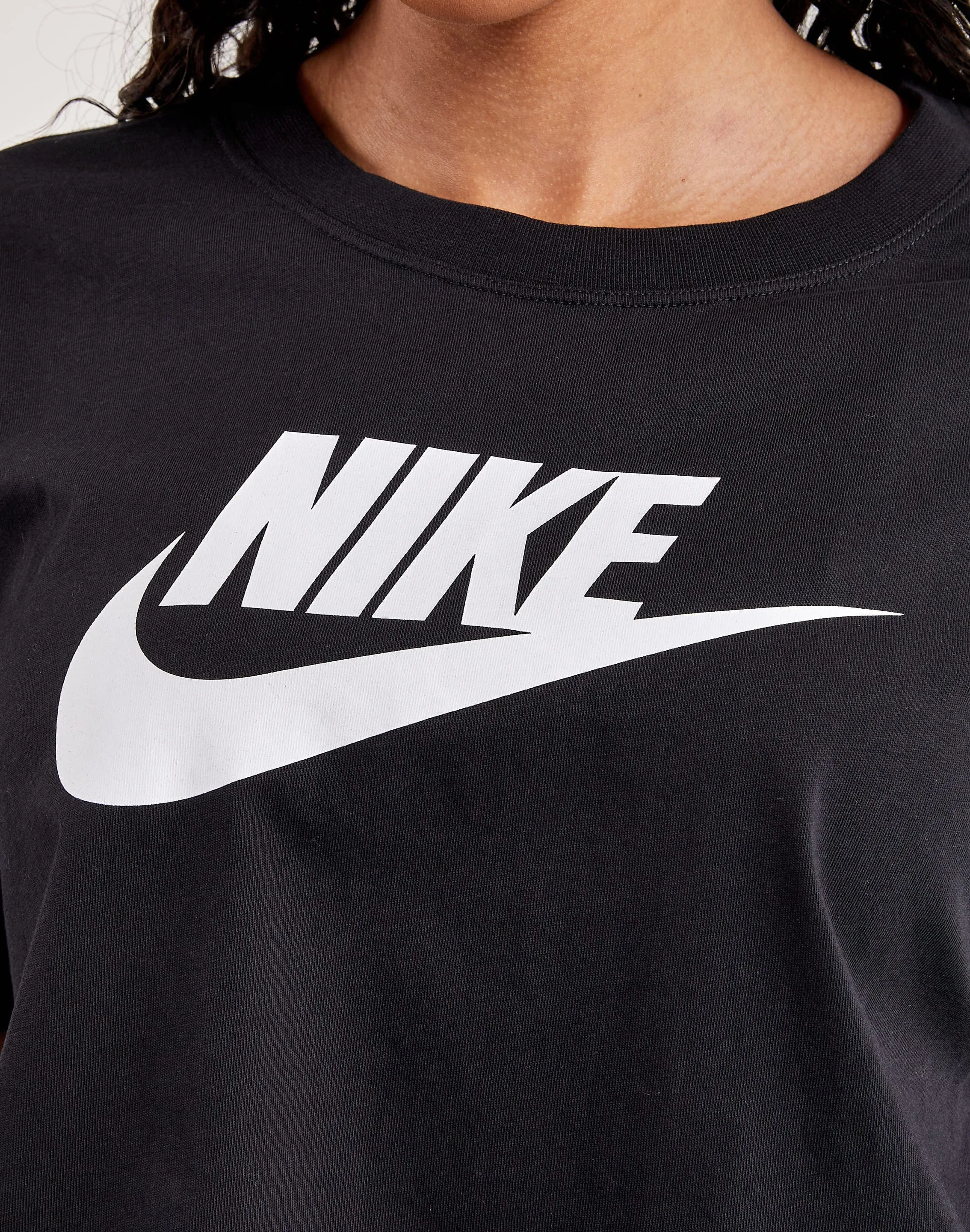 Nike Essential Cropped Logo Tee