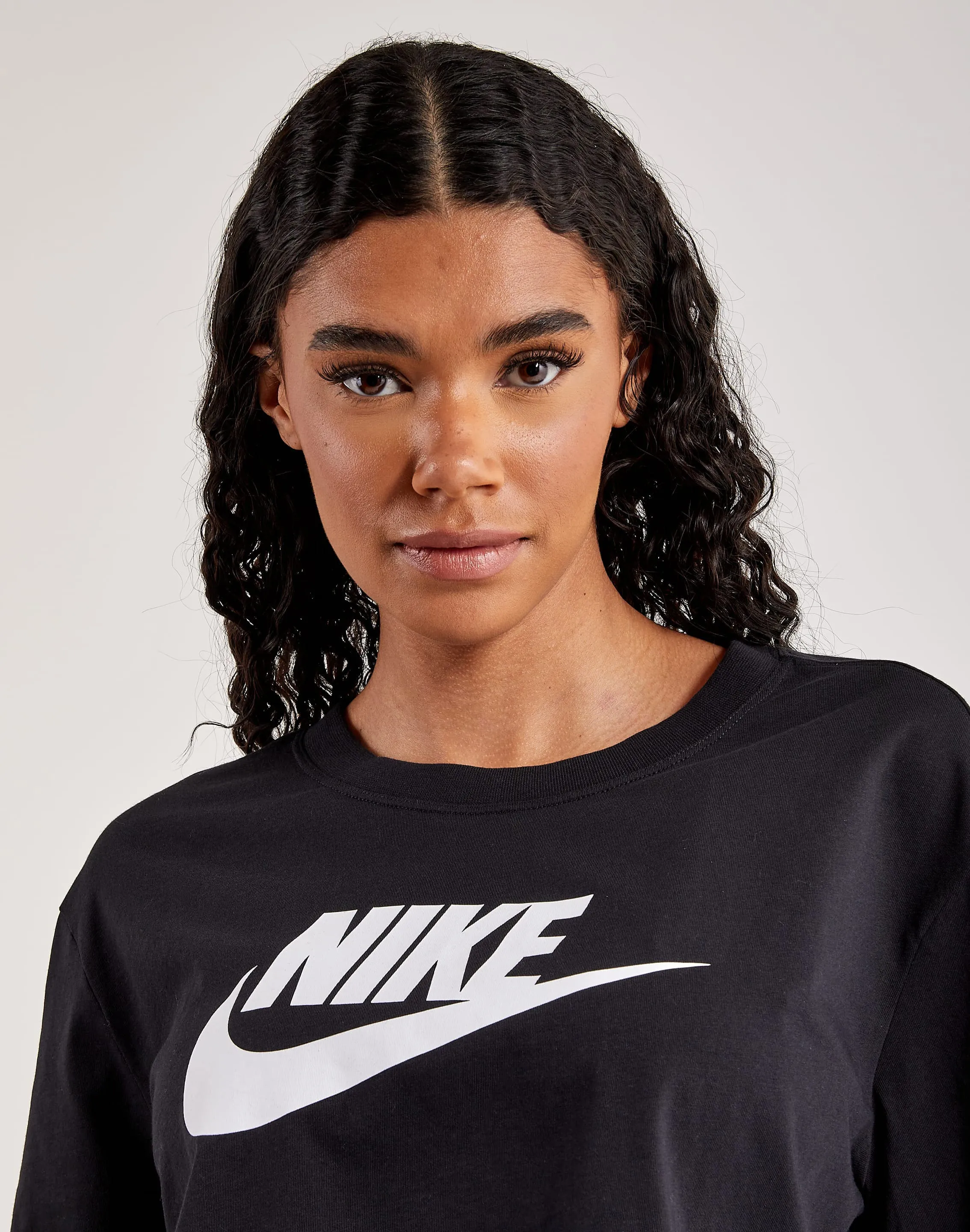Nike Essential Cropped Logo Tee
