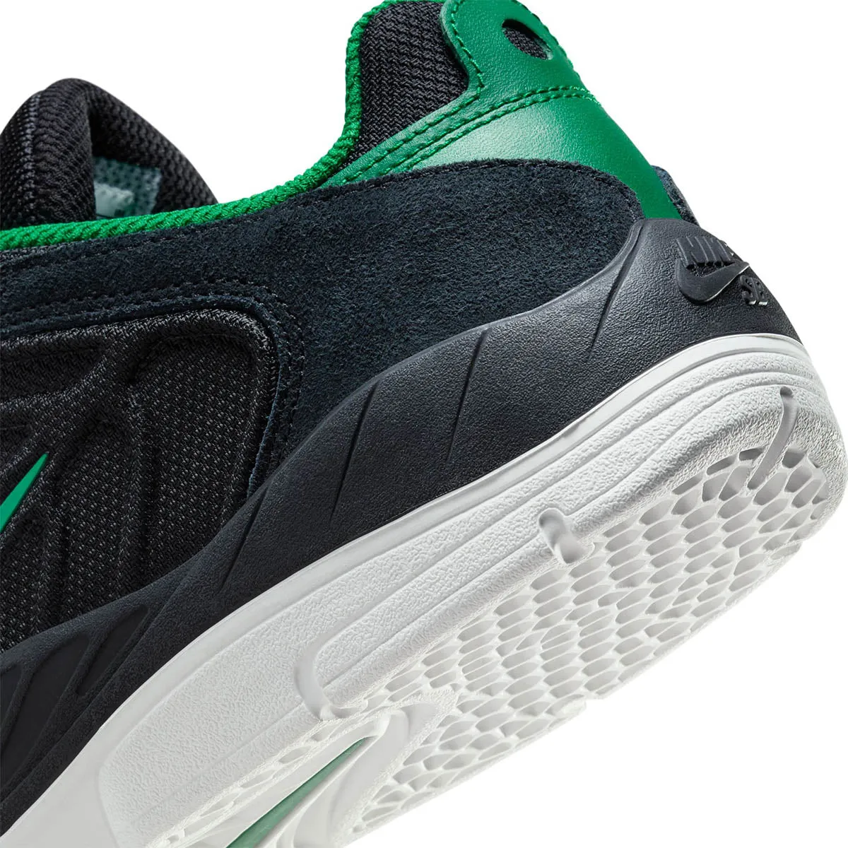 Nike SB - Vertebrae Shoes Black/Green Nike SB
