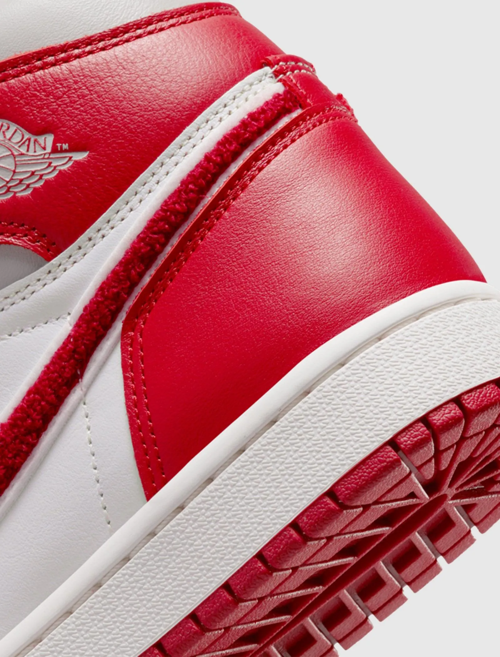 WOMENS AIR JORDAN 1 "NEWSTALGIA" Clothing	JORDAN BRAND
