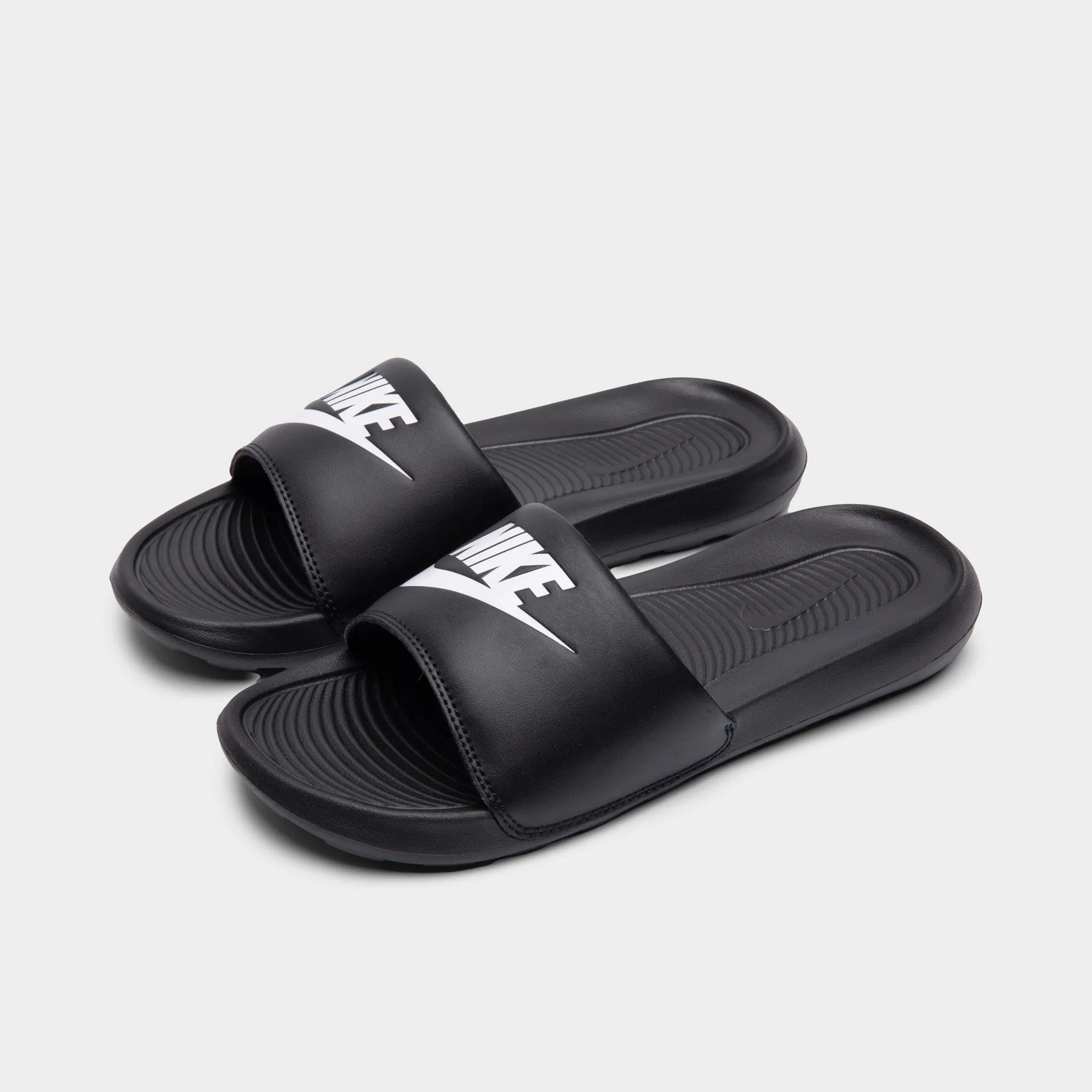 Womens Nike Nike Women's Victori One Black / White