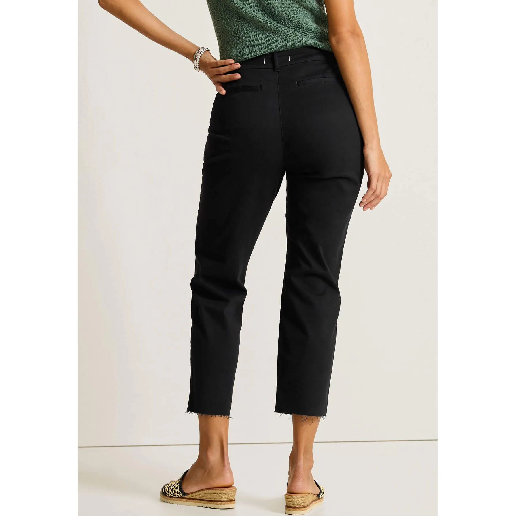 Womens Tommy Bahama Sportswear Tommy Bahama Women's Raw Edge Crop Chino Pants - Black
