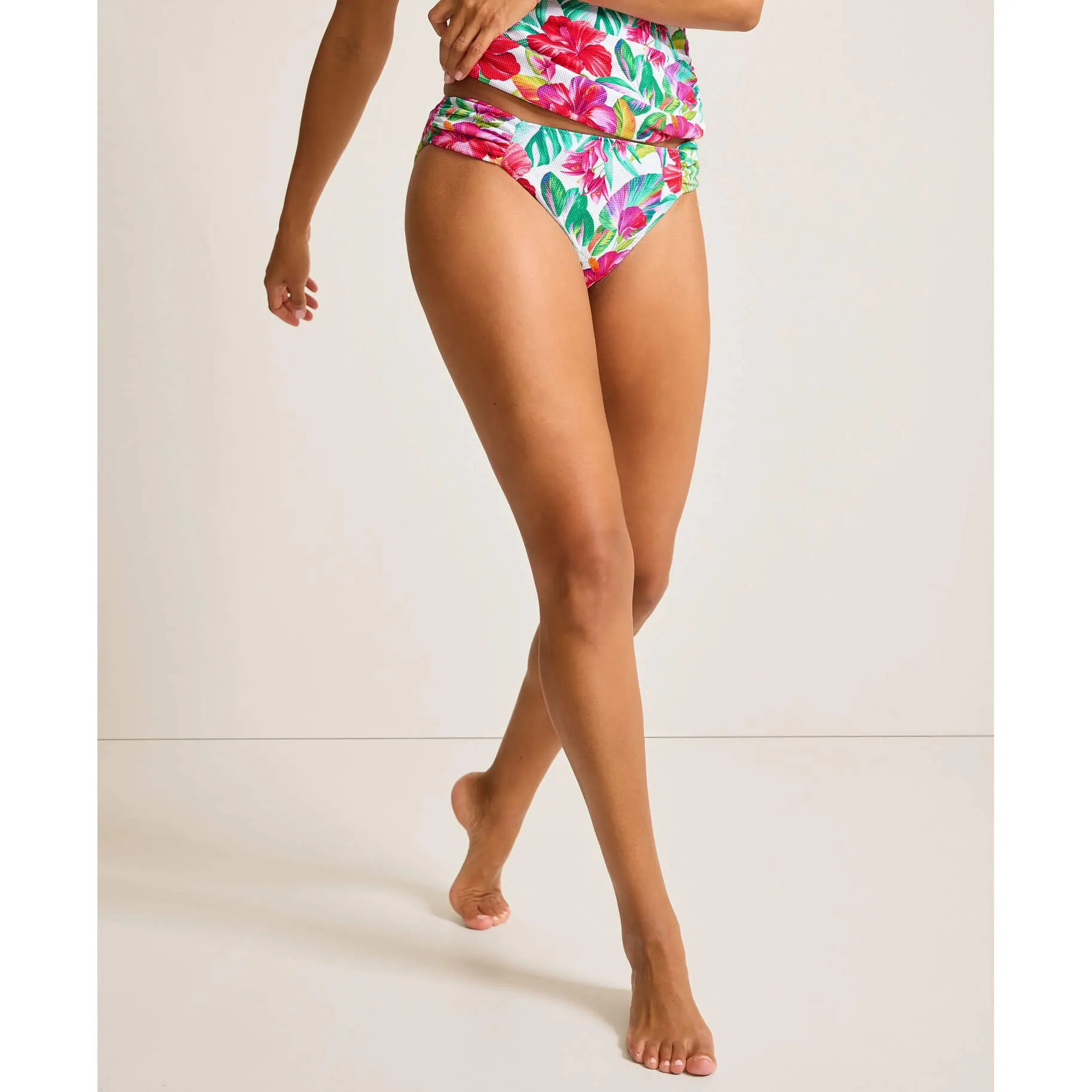 Womens Tommy Bahama Swimwear Tommy Bahama Womens Island Cays Fiesta Reversible Hipster Bottom - White Rev*
